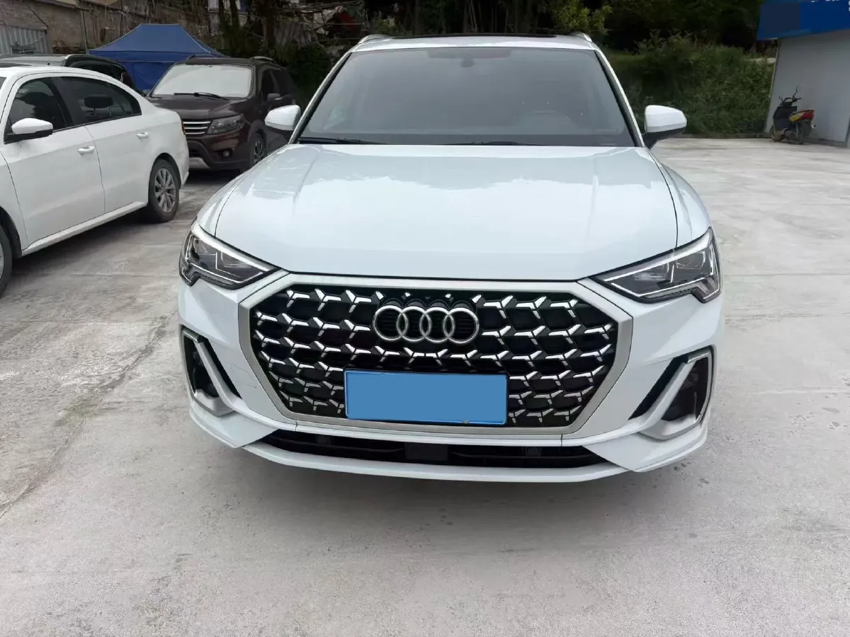 2024 Audi Q3 1.5T 160HP L4 7DCT,autocango,china used car exporter,china ev exporter,chinese used car exporter,chinese used ev exporter