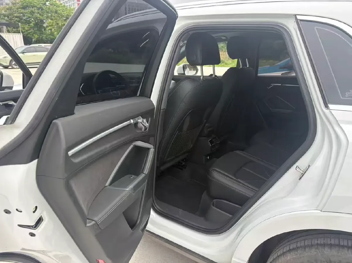 2024 Audi Q3 1.5T 160HP L4 7DCT,autocango,china used car exporter,china ev exporter,chinese used car exporter,chinese used ev exporter