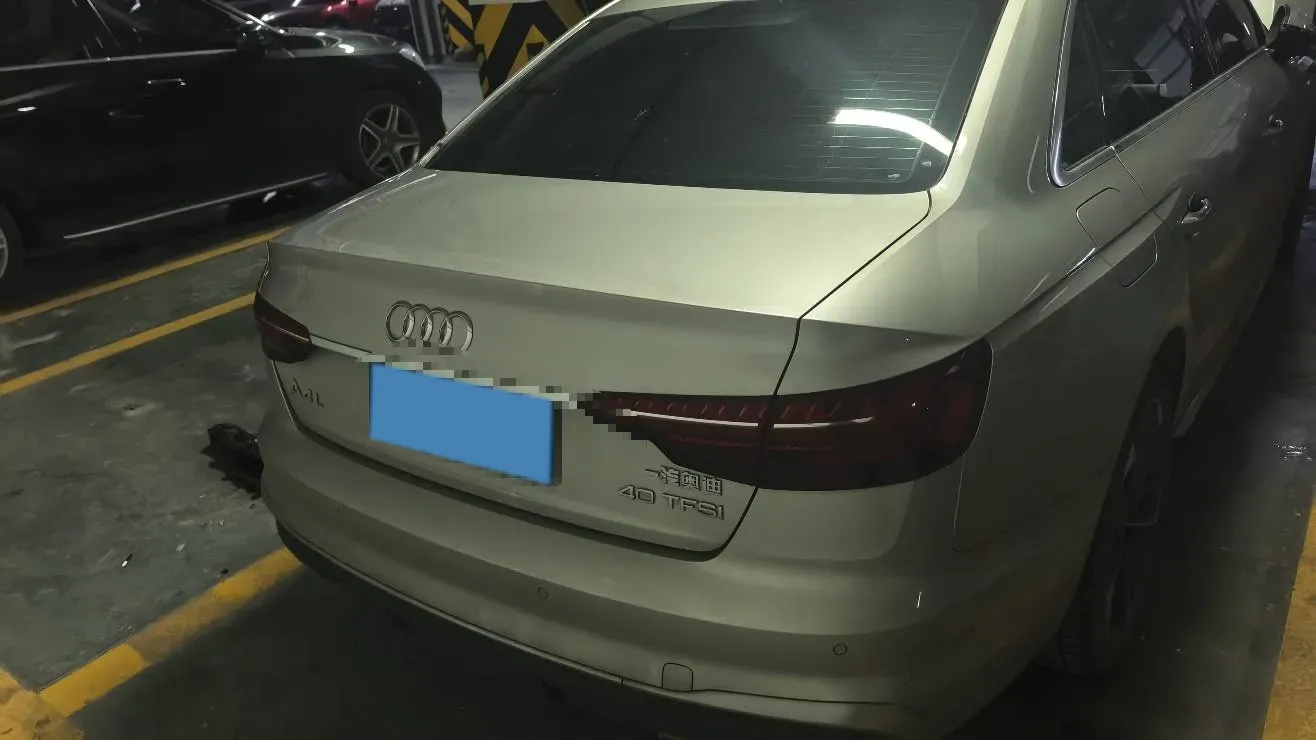 2020 Audi A4L 2.0T 190HP L4 7DCT,autocango,china used car exporter,china ev exporter,chinese used car exporter,chinese used ev exporter