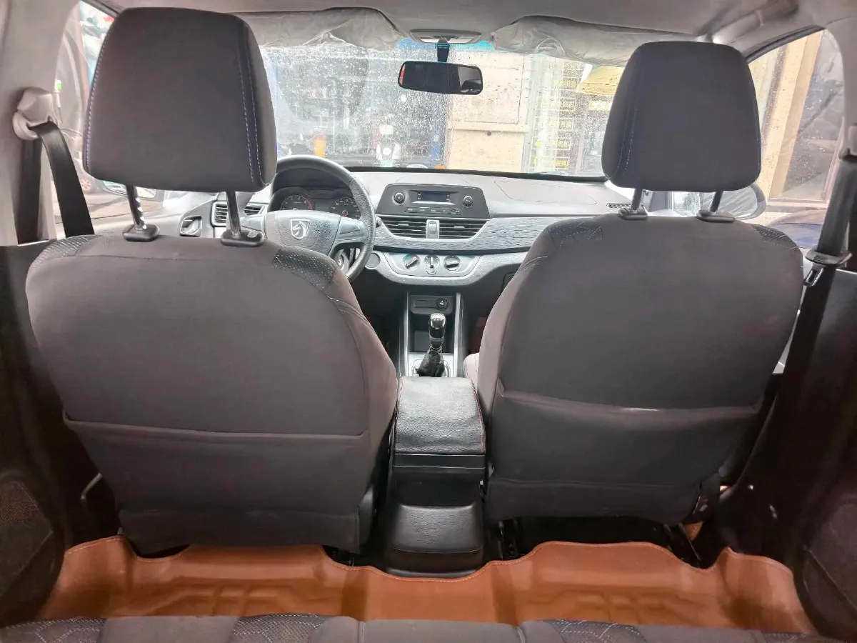 2016 BaoJun 310 1.2L 82HP L4 5MT,autocango,china used car exporter,china ev exporter,chinese used car exporter,chinese used ev exporter