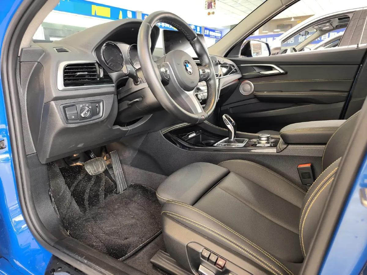 2023 BMW 1 Series 1.5T 136HP L3 7DCT,autocango,china used car exporter,china ev exporter,chinese used car exporter,chinese used ev exporter