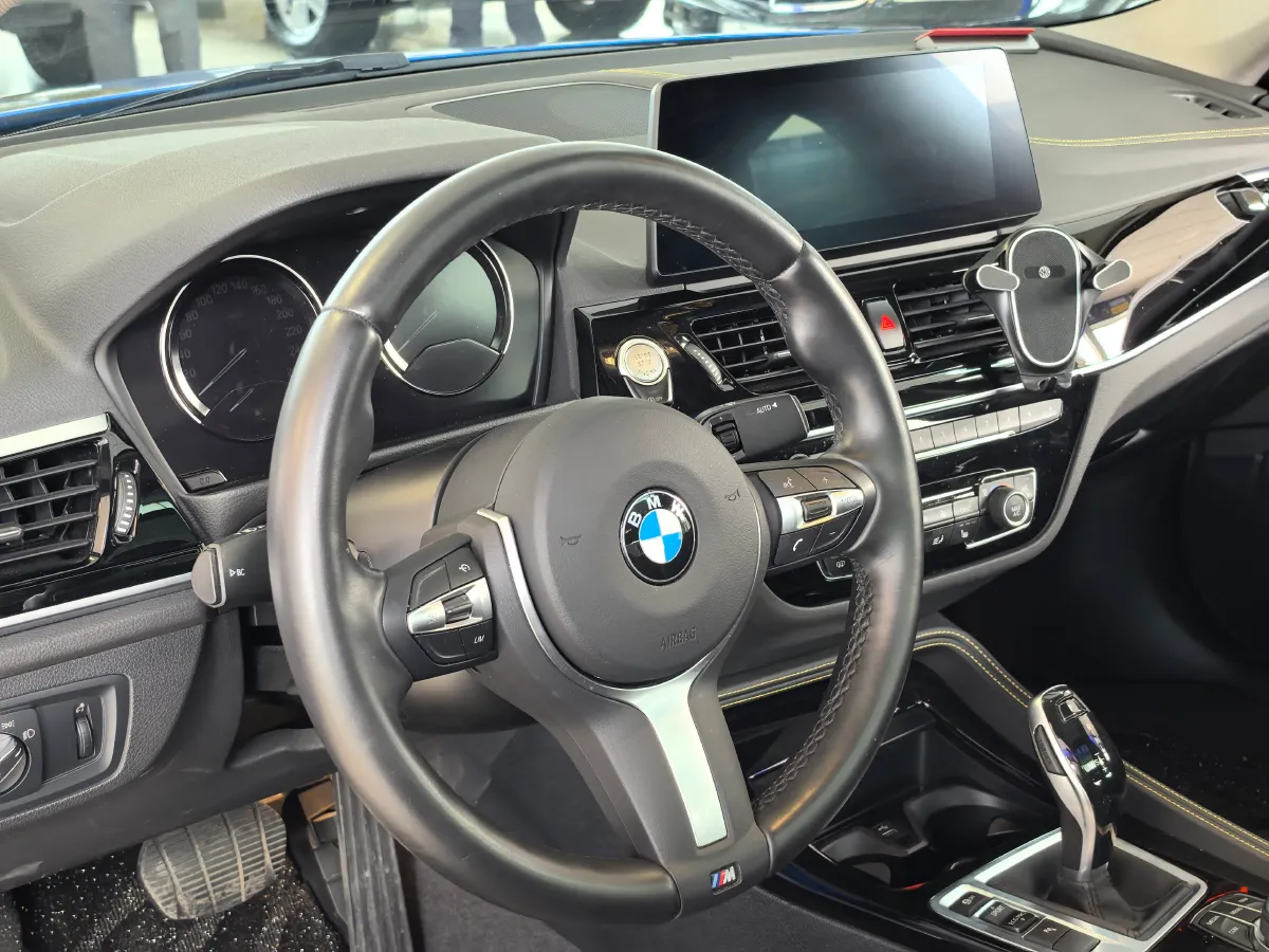 2023 BMW 1 Series 1.5T 136HP L3 7DCT,autocango,china used car exporter,china ev exporter,chinese used car exporter,chinese used ev exporter