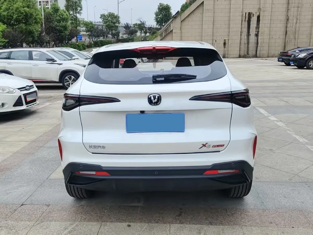 2025 ChangAn X5 PLUS 1.5T 188HP L4 7DCT,autocango,china used car exporter,china ev exporter,chinese used car exporter,chinese used ev exporter