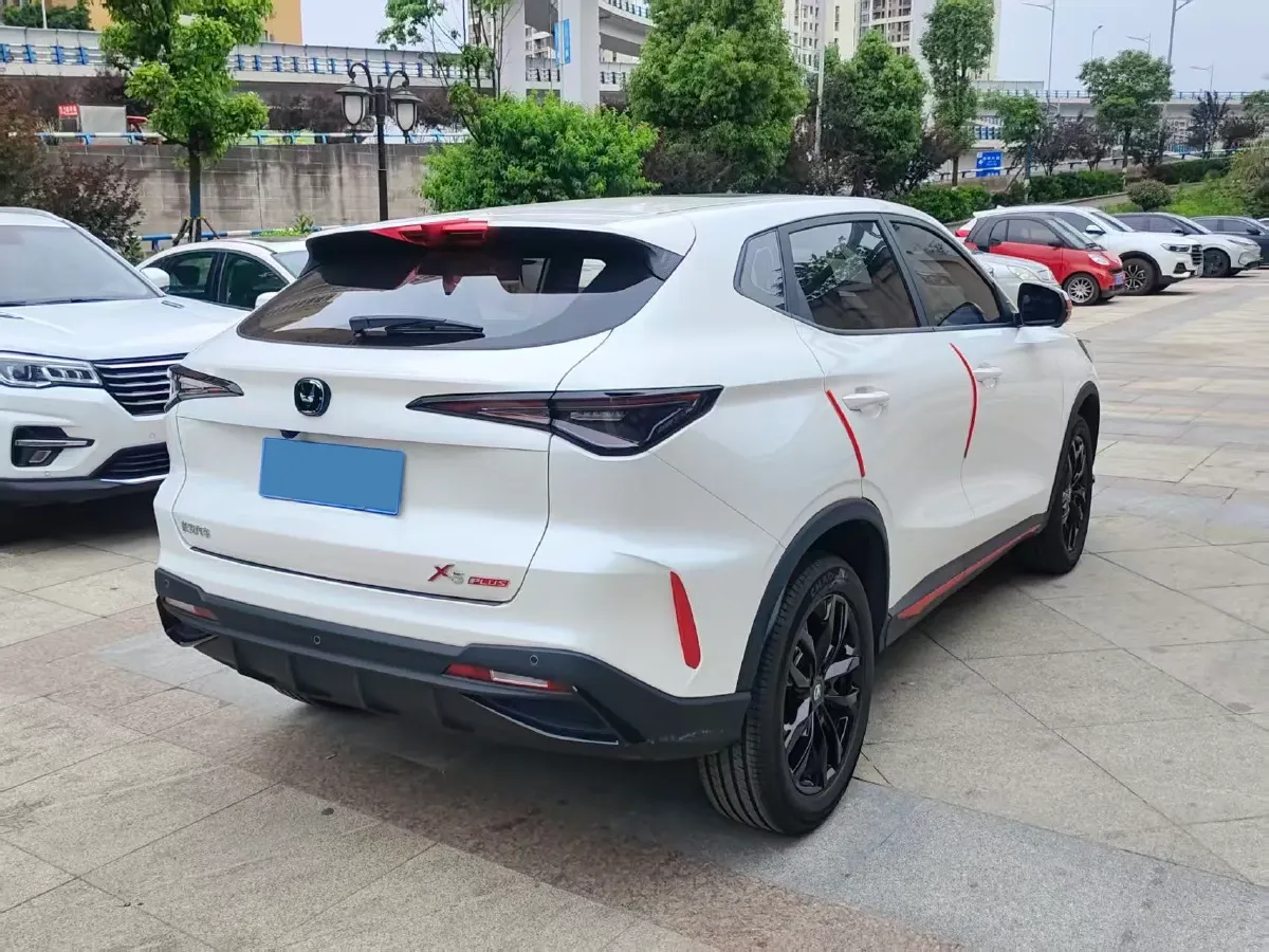 2025 ChangAn X5 PLUS 1.5T 188HP L4 7DCT,autocango,china used car exporter,china ev exporter,chinese used car exporter,chinese used ev exporter