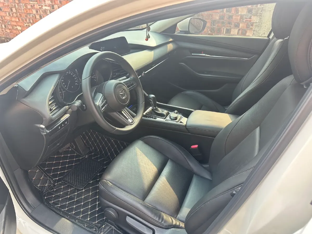 2022 Mazda 3 Axela 2.0L 158HP L4 6AT,autocango,china used car exporter,china ev exporter,chinese used car exporter,chinese used ev exporter