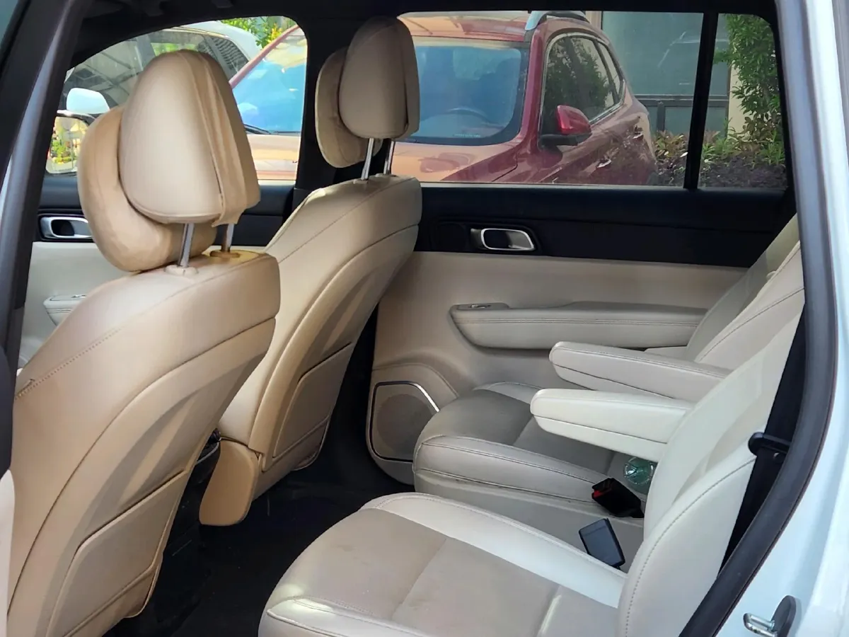 2021 Li ONE Range Extended 131HP REEV 40.5KWH,autocango,china used car exporter,china ev exporter,chinese used car exporter,chinese used ev exporter