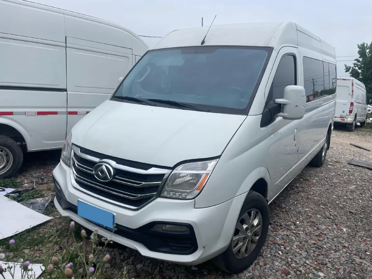 2021 MAXUS XinTu V80 2.0T 139HP L4 6MT,autocango,china used car exporter,china ev exporter,chinese used car exporter,chinese used ev exporter