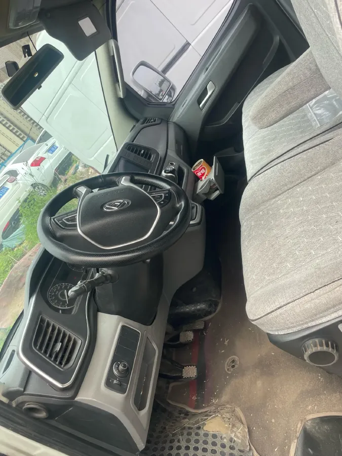 2021 MAXUS XinTu V80 2.0T 139HP L4 6MT,autocango,china used car exporter,china ev exporter,chinese used car exporter,chinese used ev exporter