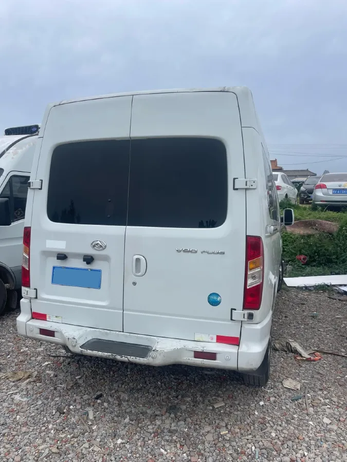 2021 MAXUS XinTu V80 2.0T 139HP L4 6MT,autocango,china used car exporter,china ev exporter,chinese used car exporter,chinese used ev exporter