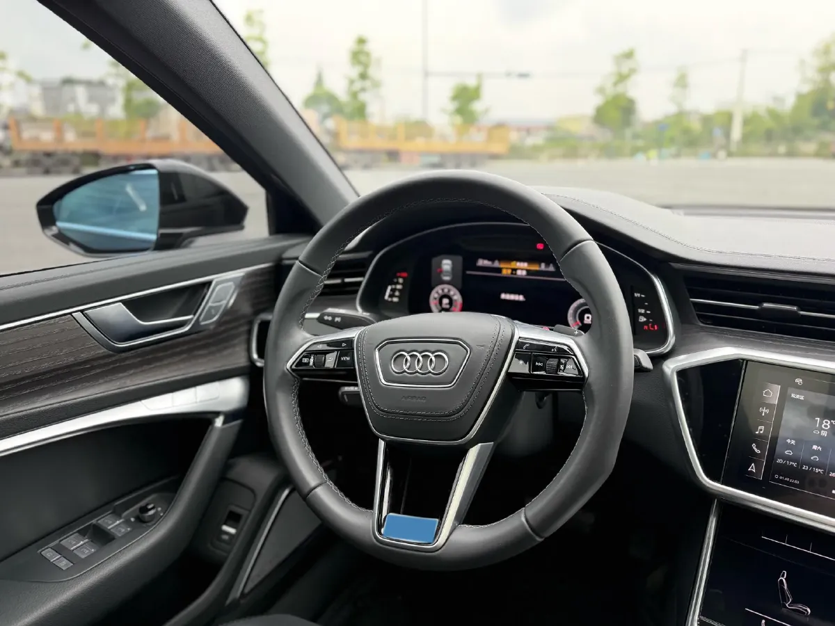 2024 Audi A6L 2.0T 245HP L4 7DCT,autocango,china used car exporter,china ev exporter,chinese used car exporter,chinese used ev exporter