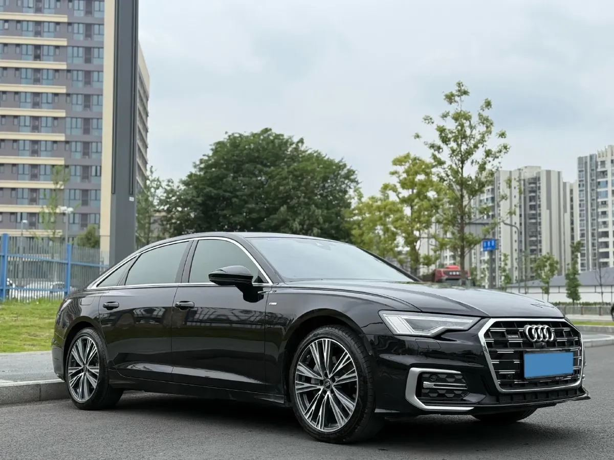 2024 Audi A6L 2.0T 245HP L4 7DCT,autocango,china used car exporter,china ev exporter,chinese used car exporter,chinese used ev exporter