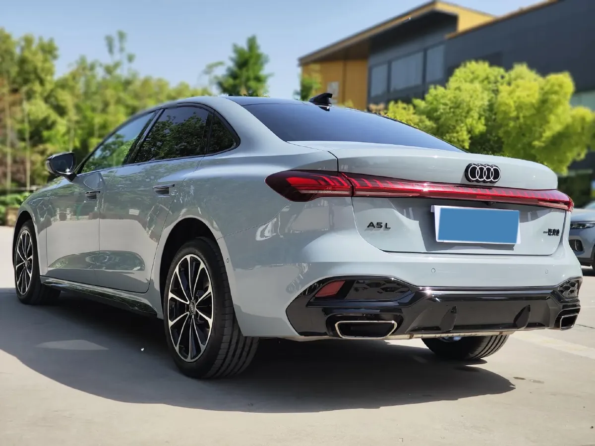 2026 Audi A5L 2.0T 204HP L4 7DCT,autocango,china used car exporter,china ev exporter,chinese used car exporter,chinese used ev exporter