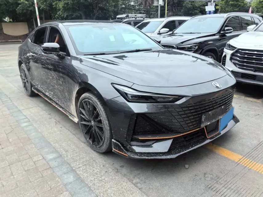 2023 ChangAn UNI-V 1.5T 188HP L4 7DCT,autocango,china used car exporter,china ev exporter,chinese used car exporter,chinese used ev exporter