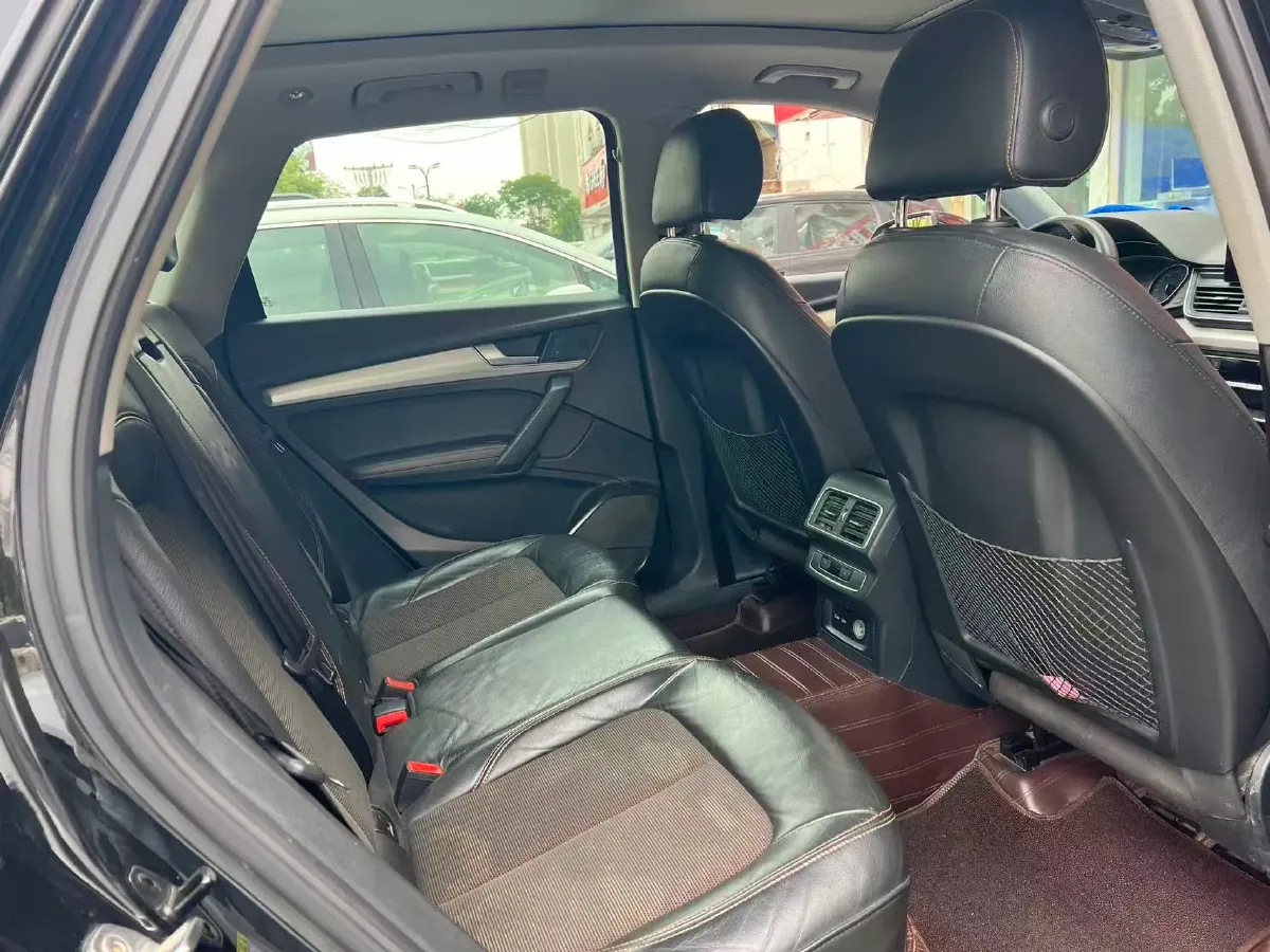 2020 Audi Q5L 2.0T 190HP L4 7DCT,autocango,china used car exporter,china ev exporter,chinese used car exporter,chinese used ev exporter