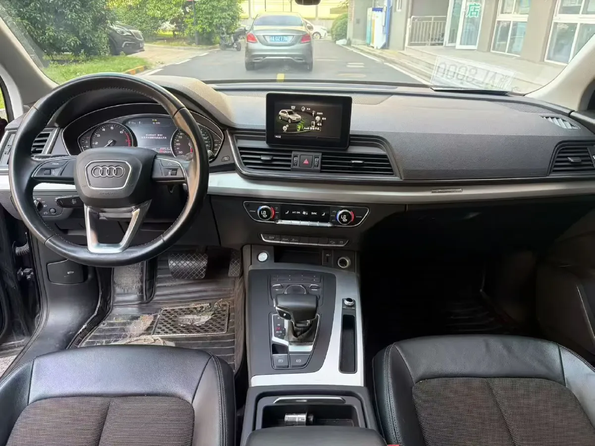 2020 Audi Q5L 2.0T 190HP L4 7DCT,autocango,china used car exporter,china ev exporter,chinese used car exporter,chinese used ev exporter