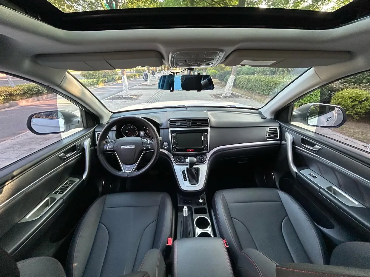 2019 Haval M6 1.5T 150HP L4 7DCT,autocango,china used car exporter,china ev exporter,chinese used car exporter,chinese used ev exporter