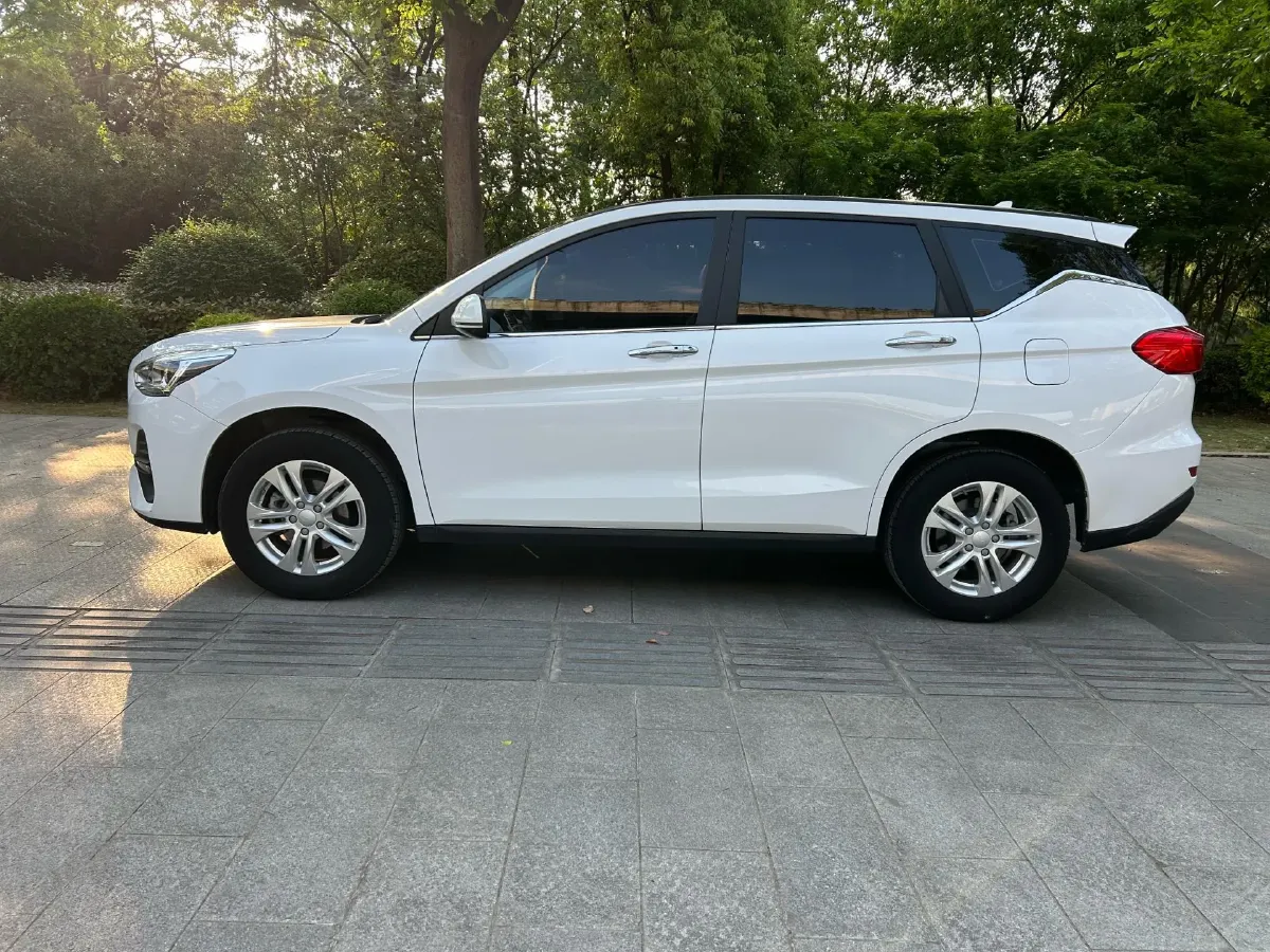 2019 Haval M6 1.5T 150HP L4 7DCT,autocango,china used car exporter,china ev exporter,chinese used car exporter,chinese used ev exporter