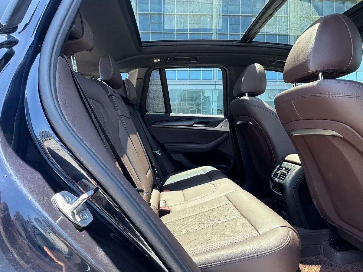 2022 BMW X3 2.0T 252HP L4 8AT,autocango,china used car exporter,china ev exporter,chinese used car exporter,chinese used ev exporter