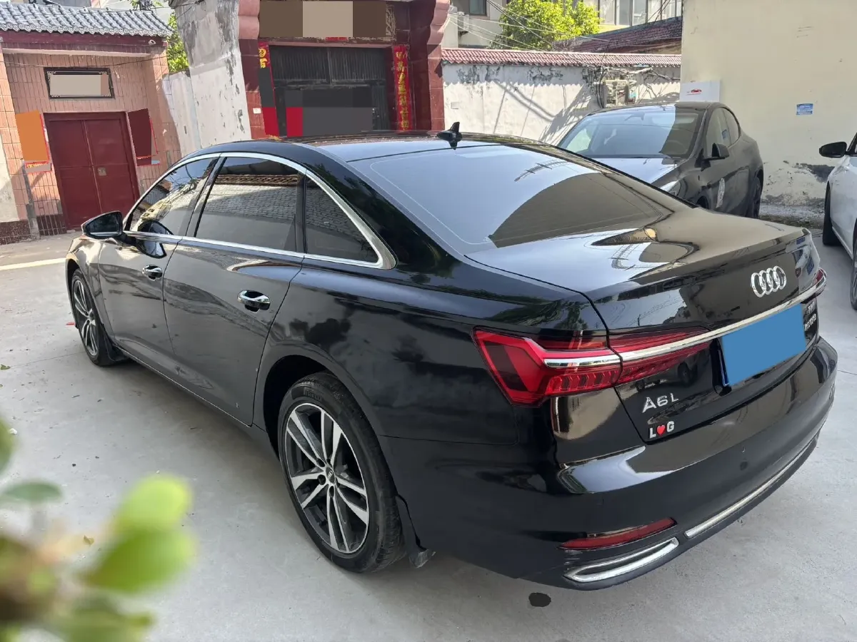 2022 Audi A6L 2.0T 190HP L4 7DCT,autocango,china used car exporter,china ev exporter,chinese used car exporter,chinese used ev exporter