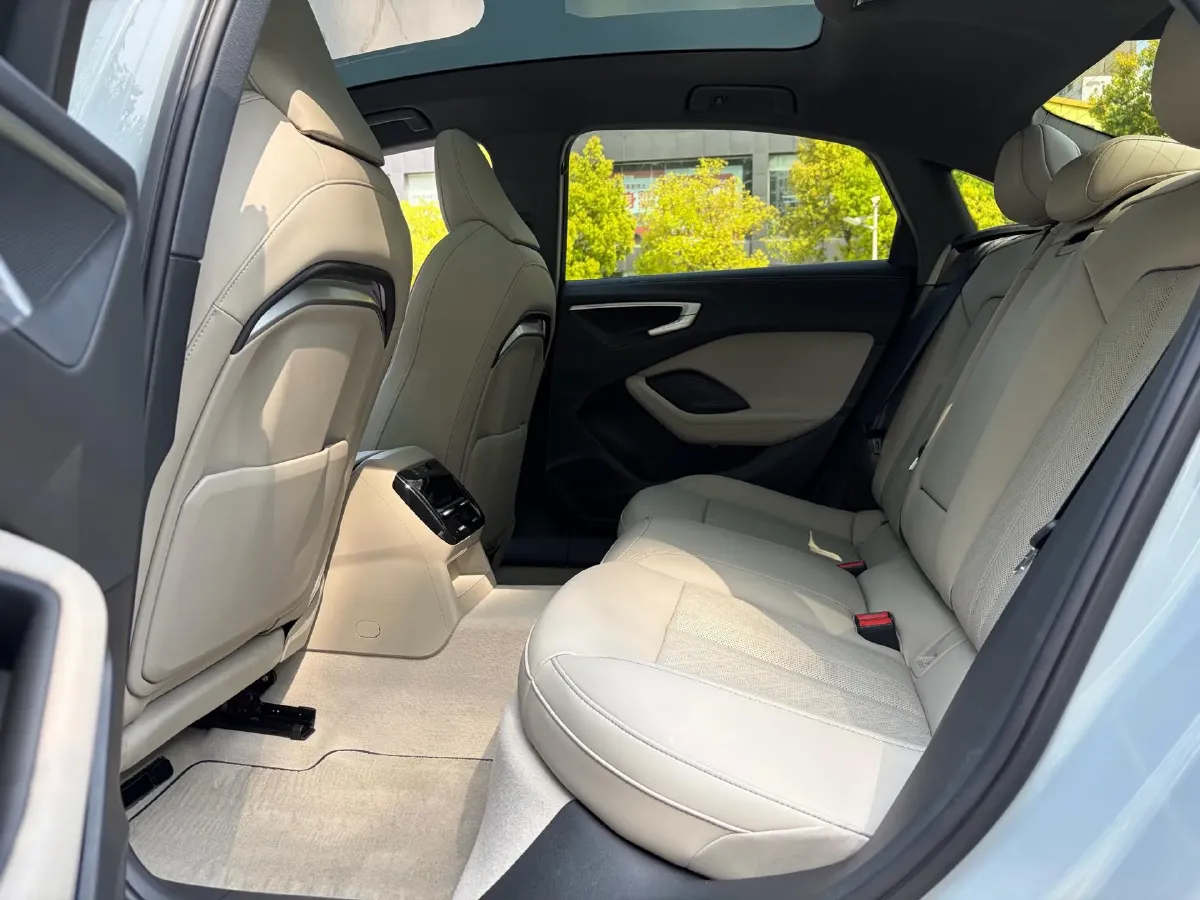 2026 Audi A5L 2.0T 170HP L4 7DCT,autocango,china used car exporter,china ev exporter,chinese used car exporter,chinese used ev exporter