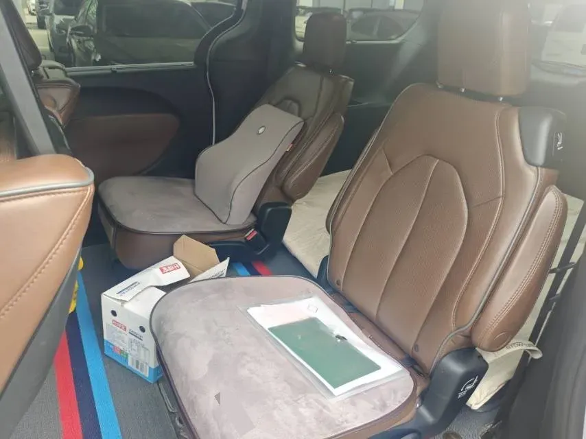 2017 Chrysler Pacifica 3.6L 279HP V6 9AT,autocango,china used car exporter,china ev exporter,chinese used car exporter,chinese used ev exporter