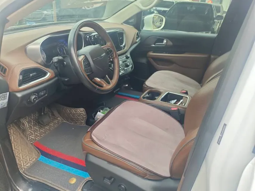 2017 Chrysler Pacifica 3.6L 279HP V6 9AT,autocango,china used car exporter,china ev exporter,chinese used car exporter,chinese used ev exporter