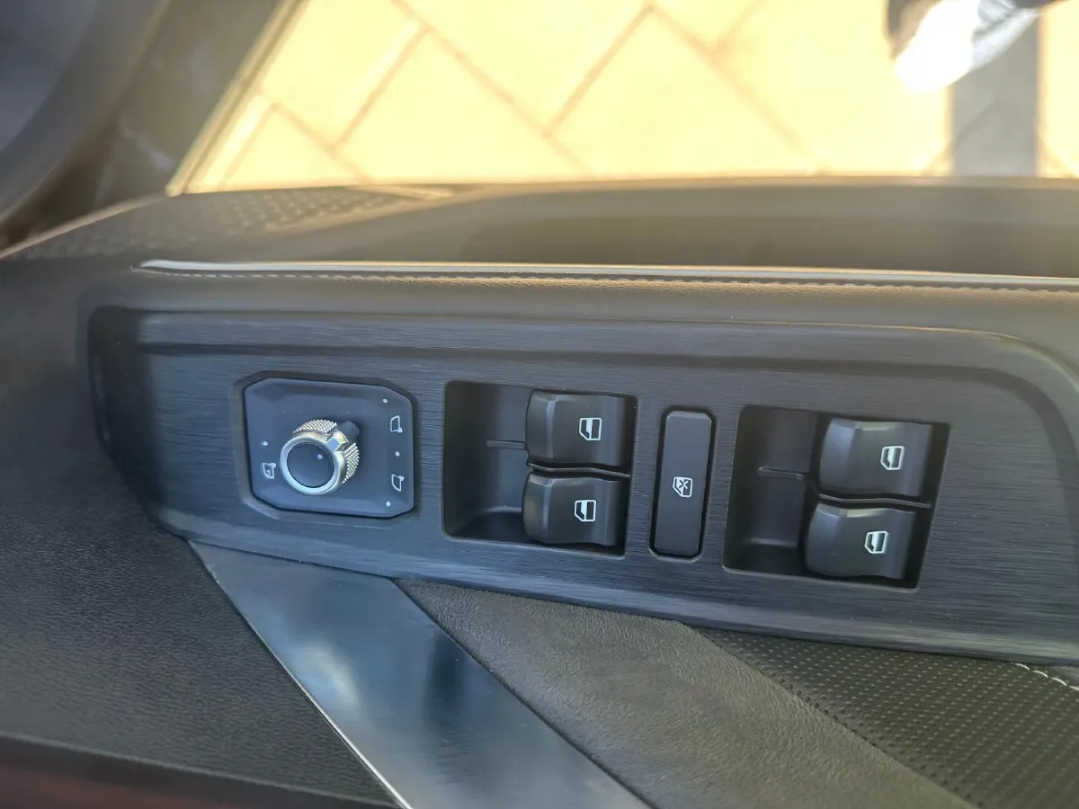 2021 Haval H6 1.5T 169HP L4 7DCT,autocango,china used car exporter,china ev exporter,chinese used car exporter,chinese used ev exporter