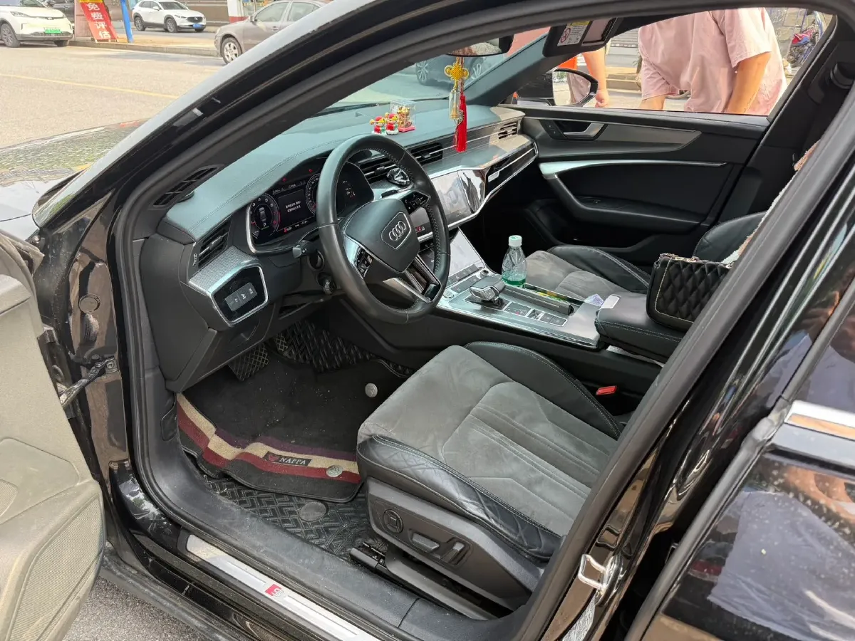 2020 Audi A6L 2.0T 224HP L4 7DCT,autocango,china used car exporter,china ev exporter,chinese used car exporter,chinese used ev exporter