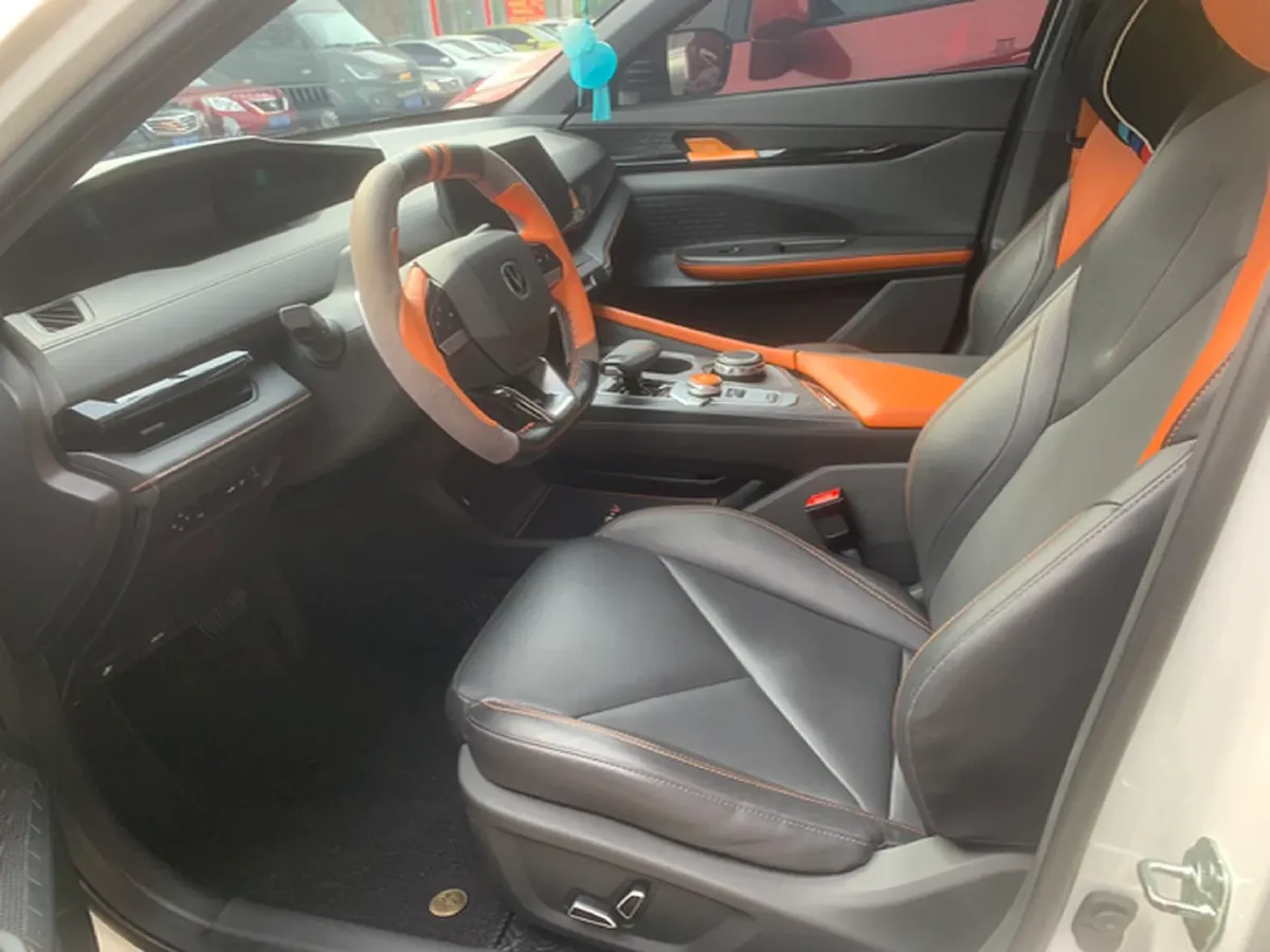 2022 ChangAn UNI-V 1.5T 188HP L4 7DCT,autocango,china used car exporter,china ev exporter,chinese used car exporter,chinese used ev exporter
