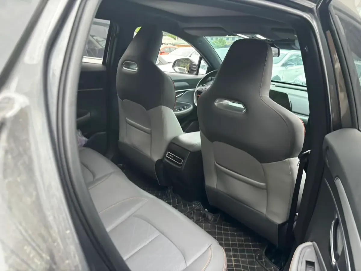 2022 ChangAn UNI-T 1.5T 188HP L4 7DCT,autocango,china used car exporter,china ev exporter,chinese used car exporter,chinese used ev exporter