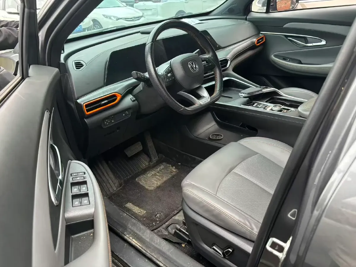 2022 ChangAn UNI-T 1.5T 188HP L4 7DCT,autocango,china used car exporter,china ev exporter,chinese used car exporter,chinese used ev exporter