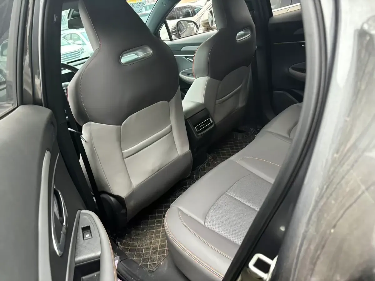 2022 ChangAn UNI-T 1.5T 188HP L4 7DCT,autocango,china used car exporter,china ev exporter,chinese used car exporter,chinese used ev exporter
