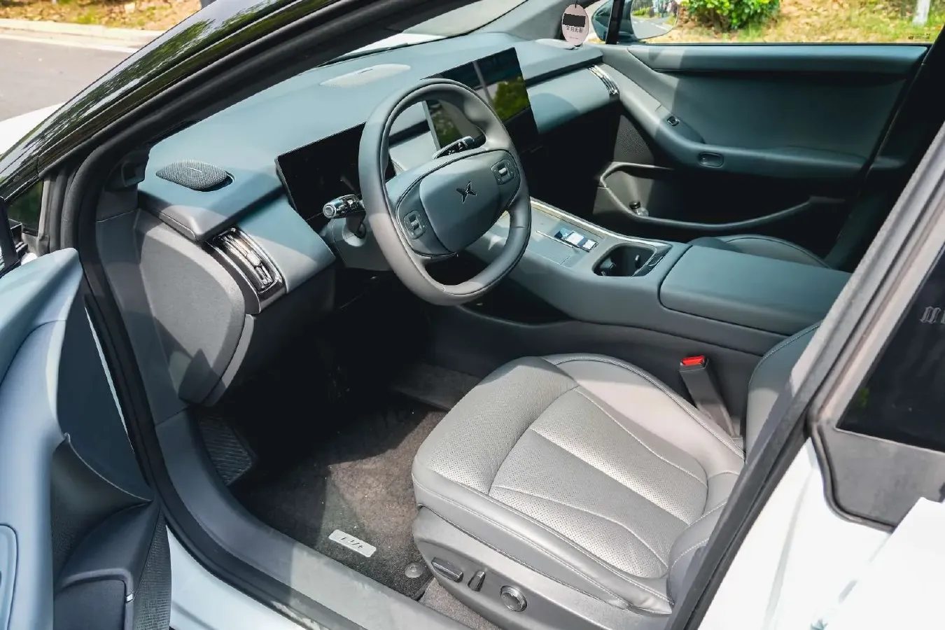 2024 Xpeng P7+ BEV 60.7KWH,autocango,china used car exporter,china ev exporter,chinese used car exporter,chinese used ev exporter