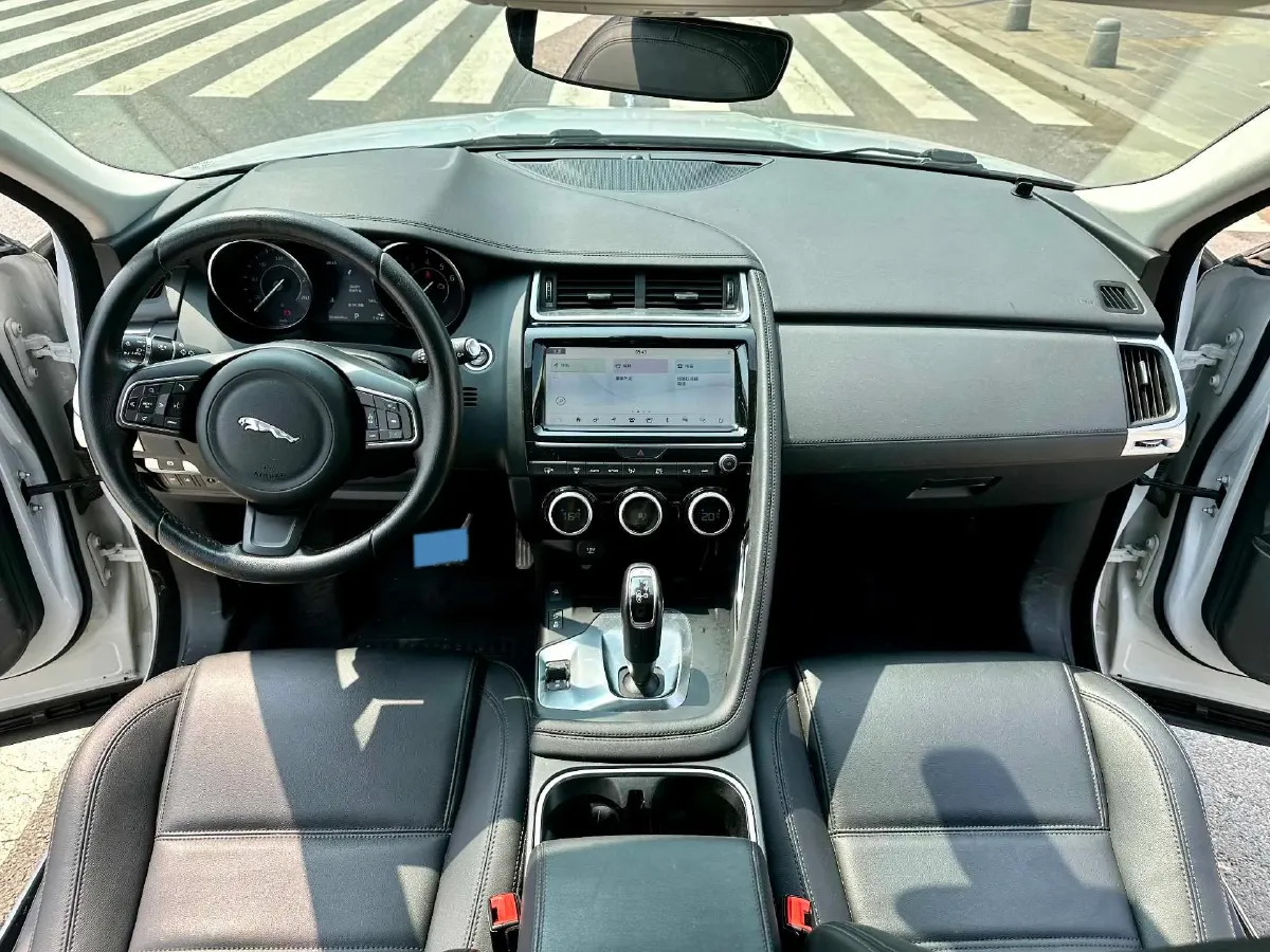 2018 Jaguar E-PACE 2.0T 249HP L4 9AT,autocango,china used car exporter,china ev exporter,chinese used car exporter,chinese used ev exporter