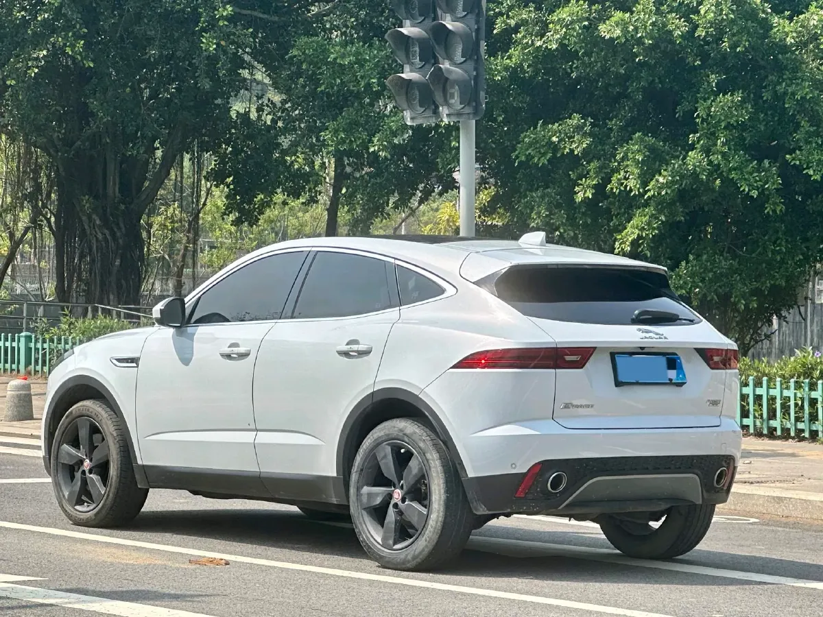 2018 Jaguar E-PACE 2.0T 249HP L4 9AT,autocango,china used car exporter,china ev exporter,chinese used car exporter,chinese used ev exporter