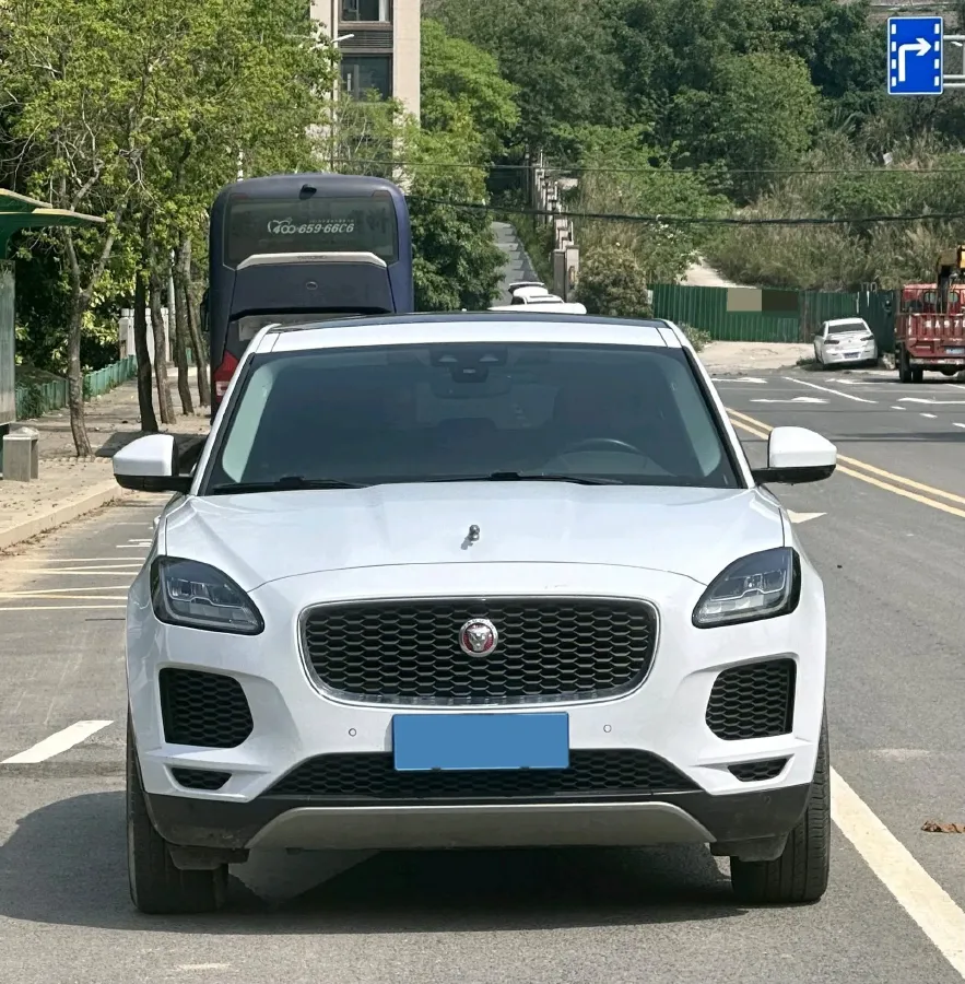 2018 Jaguar E-PACE 2.0T 249HP L4 9AT,autocango,china used car exporter,china ev exporter,chinese used car exporter,chinese used ev exporter