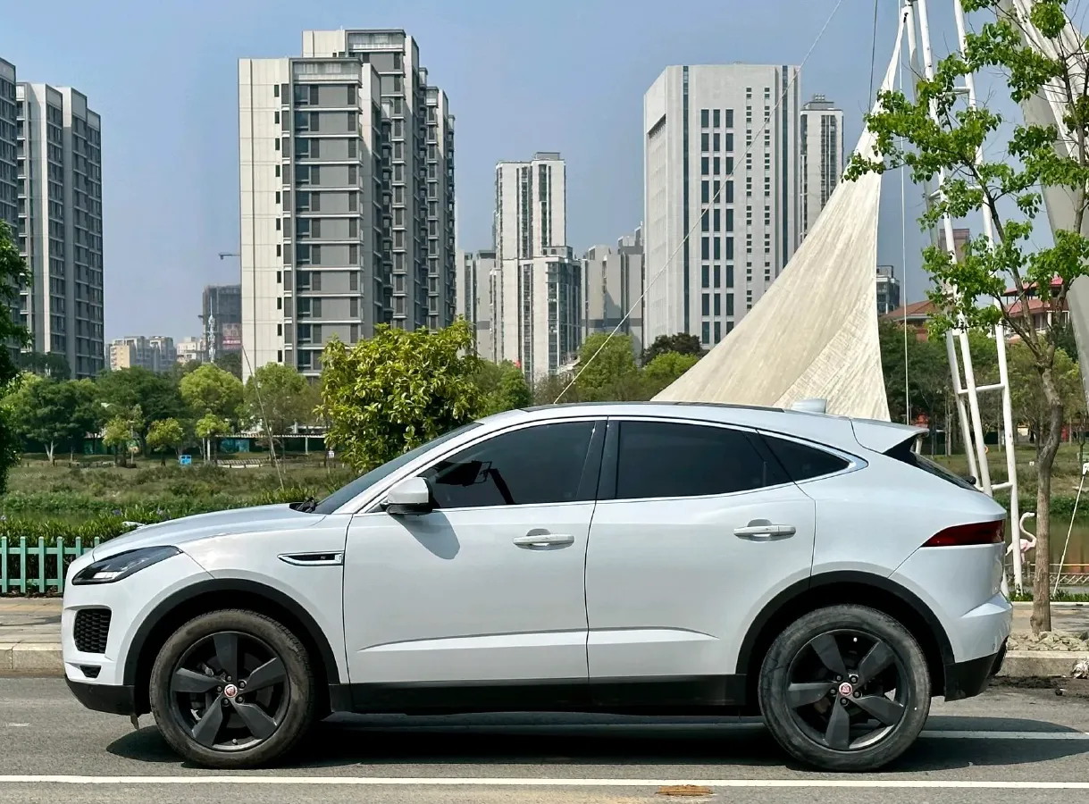 2018 Jaguar E-PACE 2.0T 249HP L4 9AT,autocango,china used car exporter,china ev exporter,chinese used car exporter,chinese used ev exporter