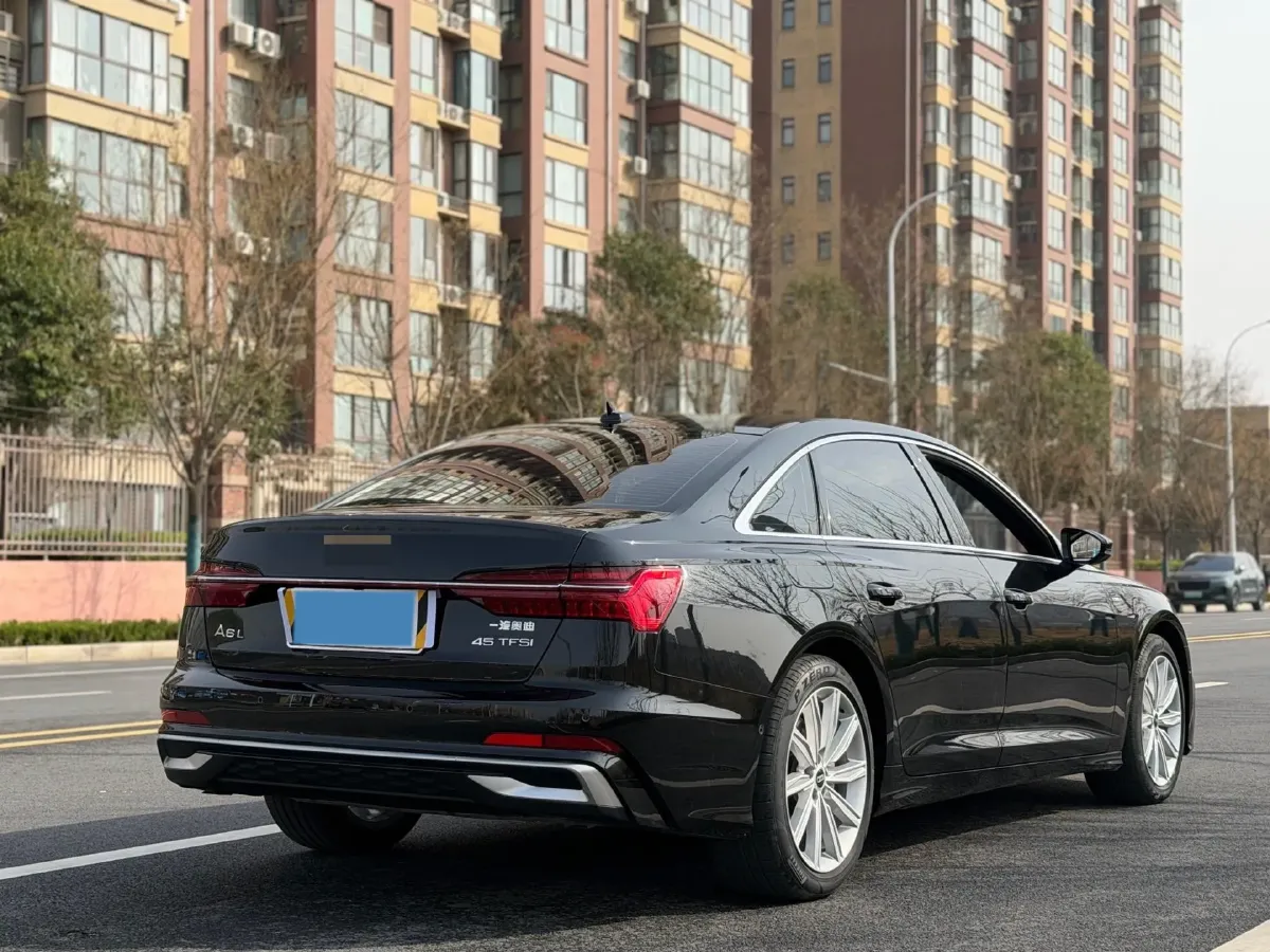 2024 Audi A6L 2.0T 245HP L4 7DCT,autocango,china used car exporter,china ev exporter,chinese used car exporter,chinese used ev exporter