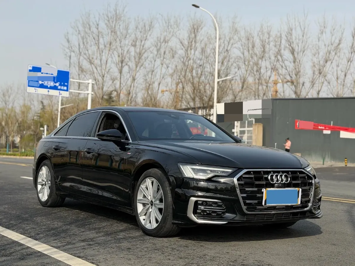 2024 Audi A6L 2.0T 245HP L4 7DCT,autocango,china used car exporter,china ev exporter,chinese used car exporter,chinese used ev exporter