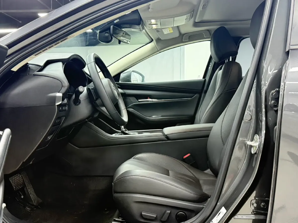2022 Mazda 3 Axela 2.0L 158HP L4 6AT,autocango,china used car exporter,china ev exporter,chinese used car exporter,chinese used ev exporter
