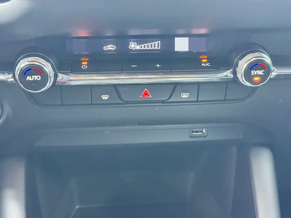 2022 Mazda 3 Axela 2.0L 158HP L4 6AT,autocango,china used car exporter,china ev exporter,chinese used car exporter,chinese used ev exporter
