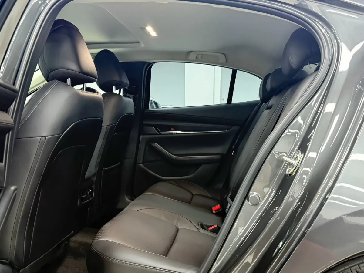 2022 Mazda 3 Axela 2.0L 158HP L4 6AT,autocango,china used car exporter,china ev exporter,chinese used car exporter,chinese used ev exporter