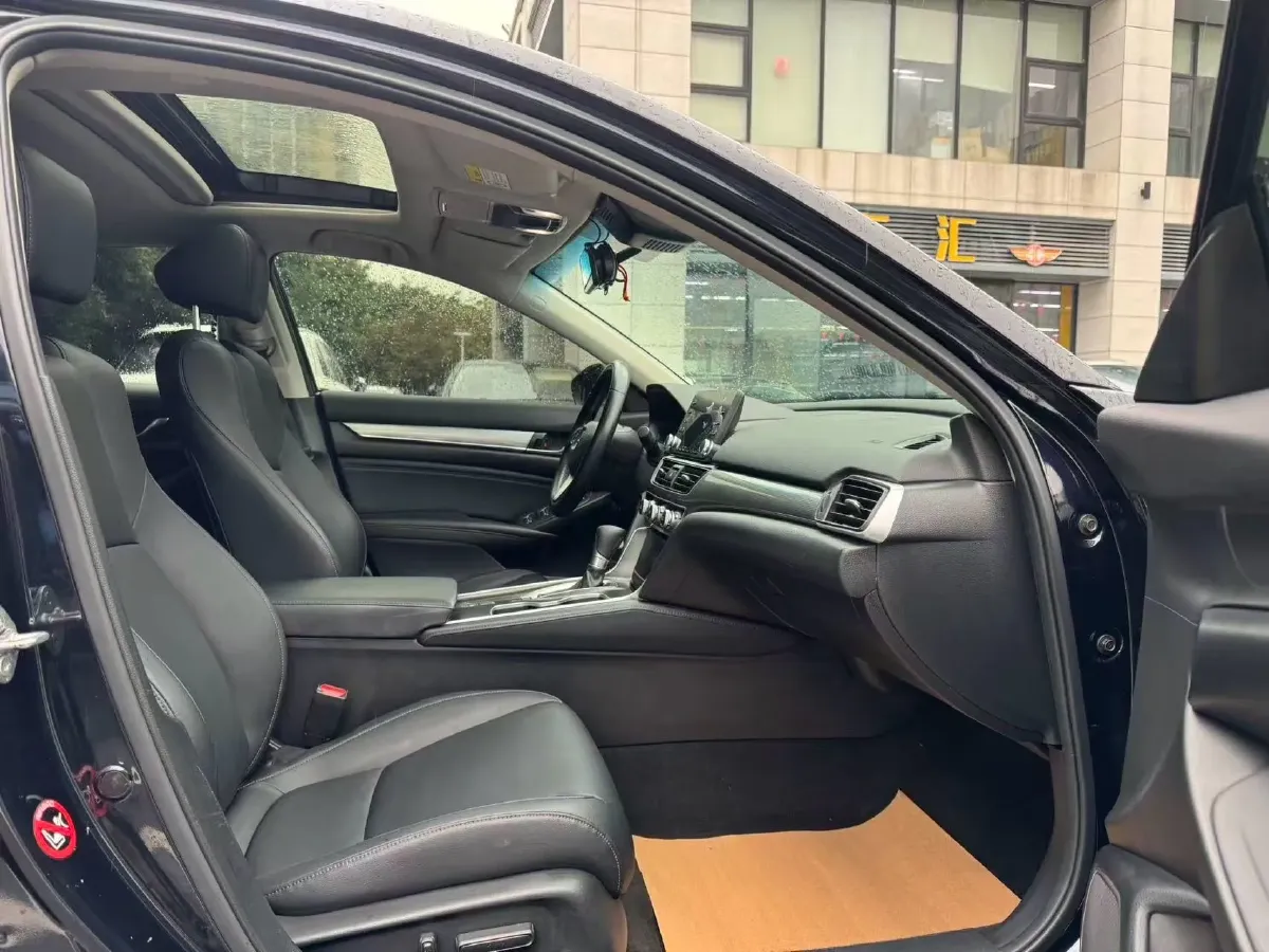 2021 Honda Accord 1.5T 194HP L4 CVT,autocango,china used car exporter,china ev exporter,chinese used car exporter,chinese used ev exporter