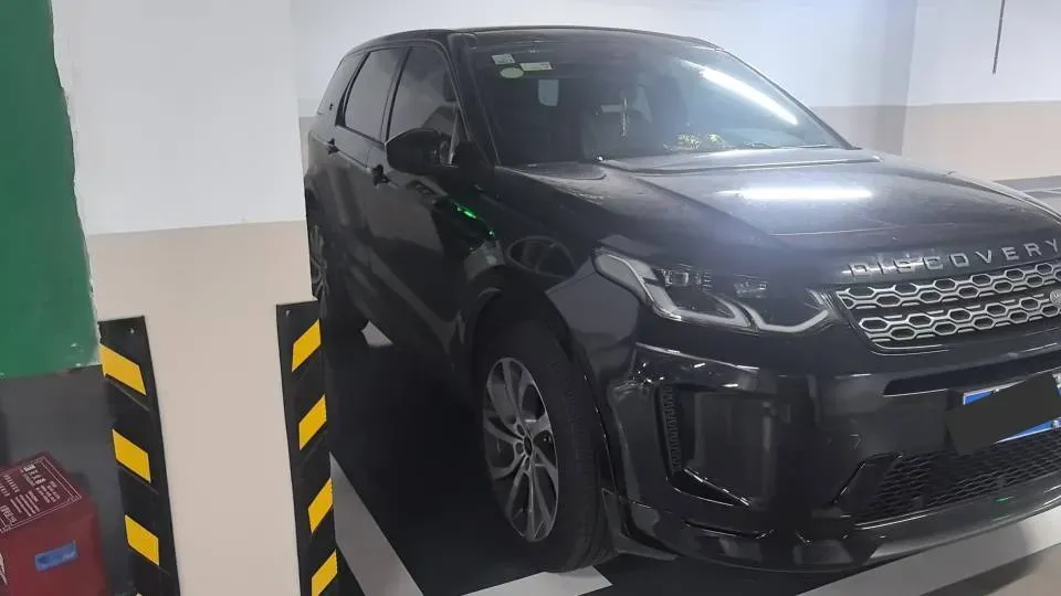 2020 Land Rover Discovery Sport 2.0T 249HP L4 9AT,autocango,china used car exporter,china ev exporter,chinese used car exporter,chinese used ev exporter
