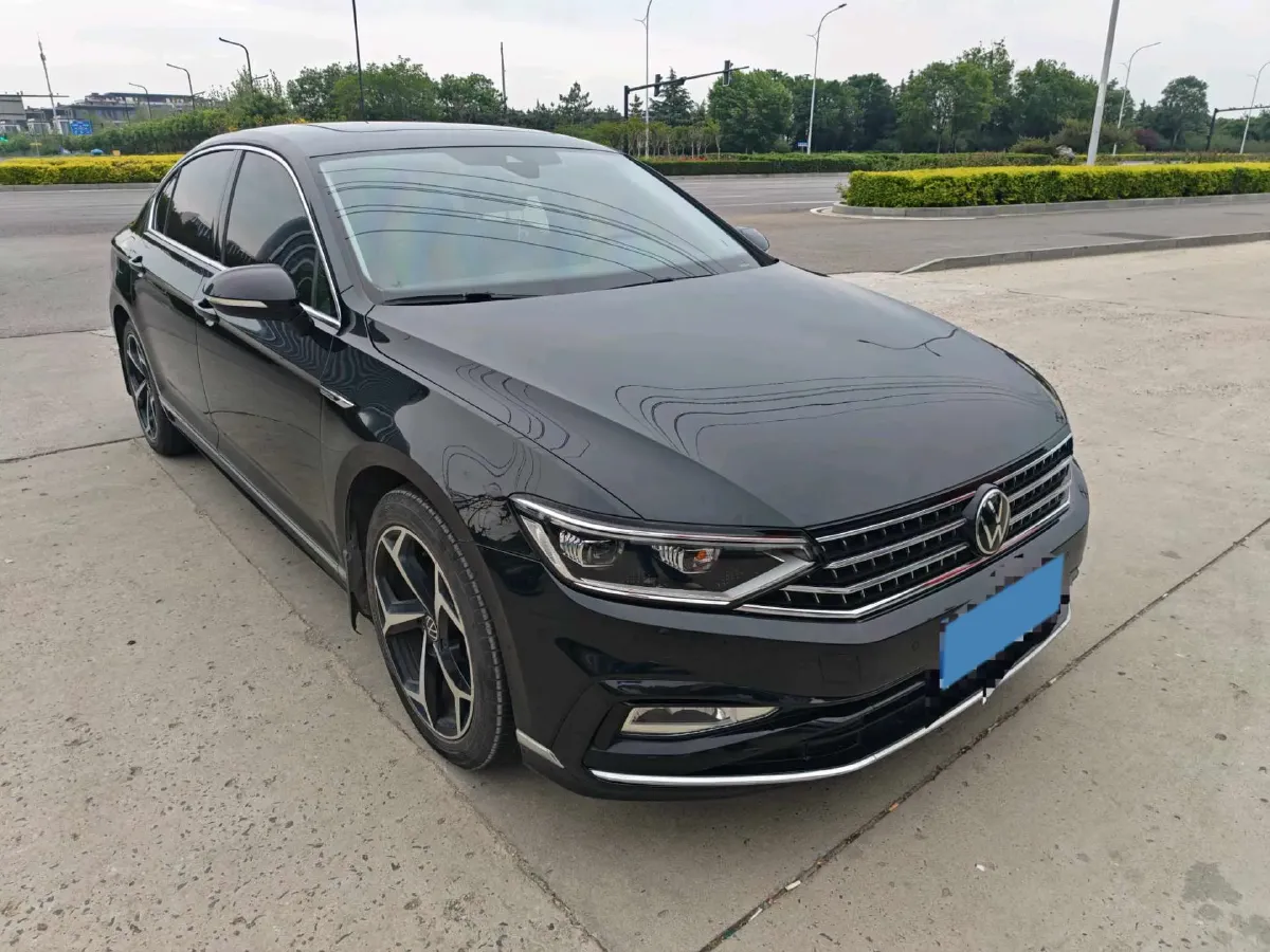 2023 Volkswagen Magotan 2.0T 186HP L4 7DCT,autocango,china used car exporter,china ev exporter,chinese used car exporter,chinese used ev exporter