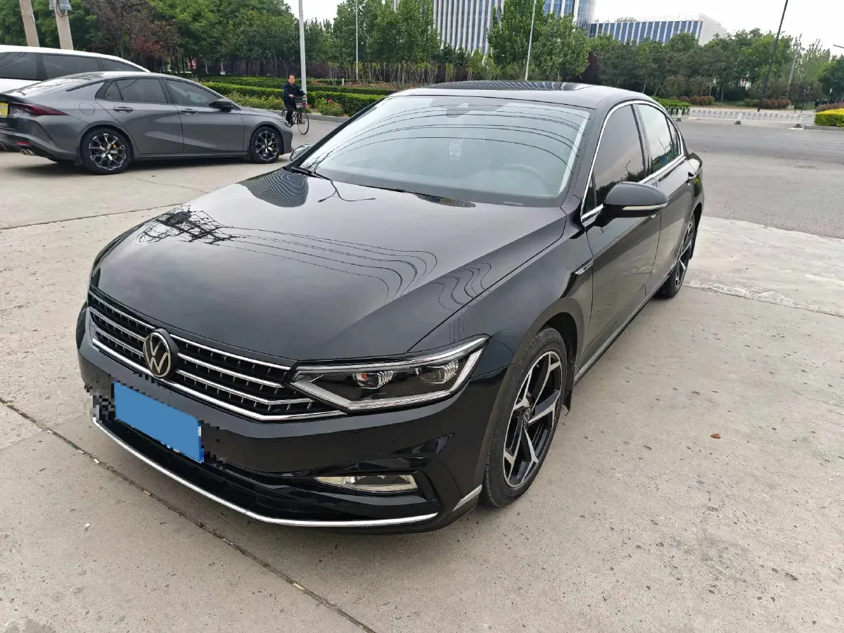 2023 Volkswagen Magotan 2.0T 186HP L4 7DCT,autocango,china used car exporter,china ev exporter,chinese used car exporter,chinese used ev exporter