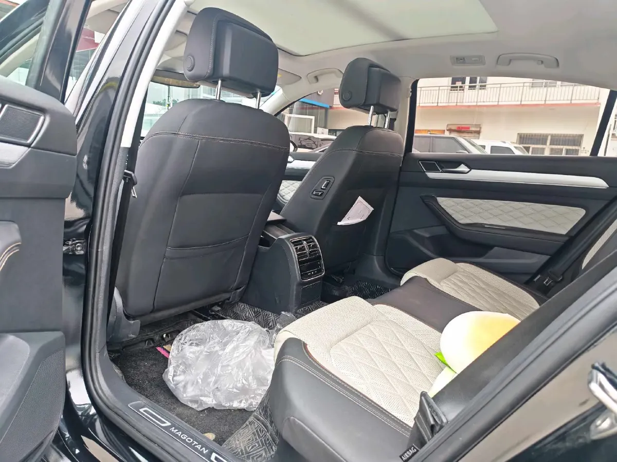 2023 Volkswagen Magotan 2.0T 186HP L4 7DCT,autocango,china used car exporter,china ev exporter,chinese used car exporter,chinese used ev exporter