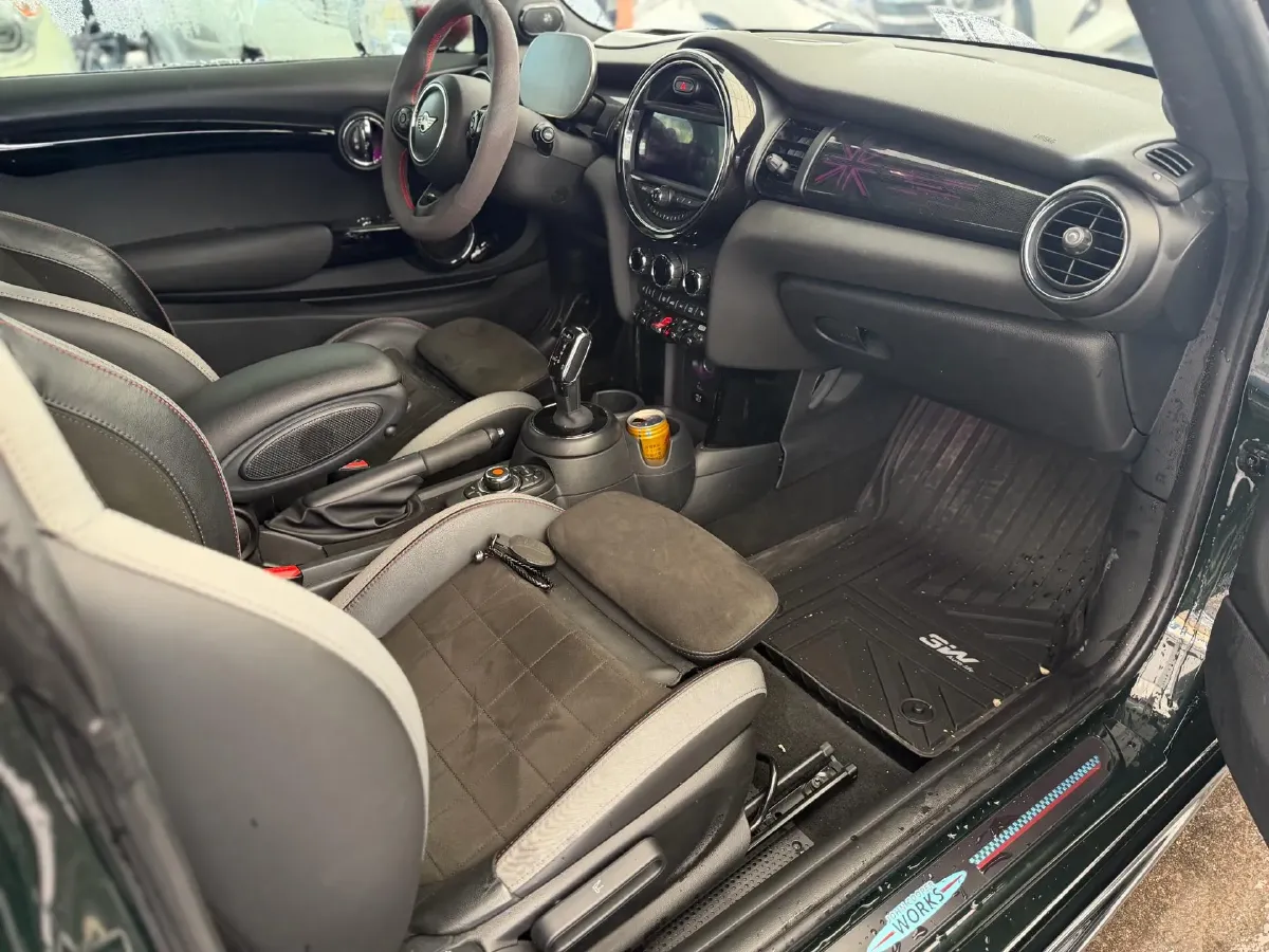 2020 MINI JCW 2.0T 231HP L4 8AT,autocango,china used car exporter,china ev exporter,chinese used car exporter,chinese used ev exporter