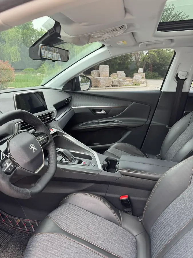 2017 Peugeot 5008 1.8T 204HP L4 6AT,autocango,china used car exporter,china ev exporter,chinese used car exporter,chinese used ev exporter