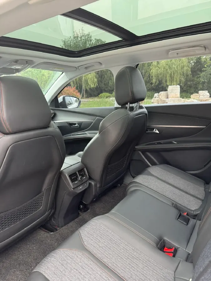 2017 Peugeot 5008 1.8T 204HP L4 6AT,autocango,china used car exporter,china ev exporter,chinese used car exporter,chinese used ev exporter
